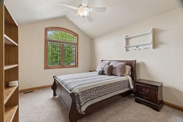 2917 E FALLCREEK LANE, Appleton, WI 54913