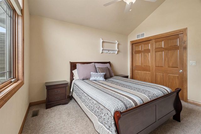 2917 E FALLCREEK LANE, Appleton, WI 54913