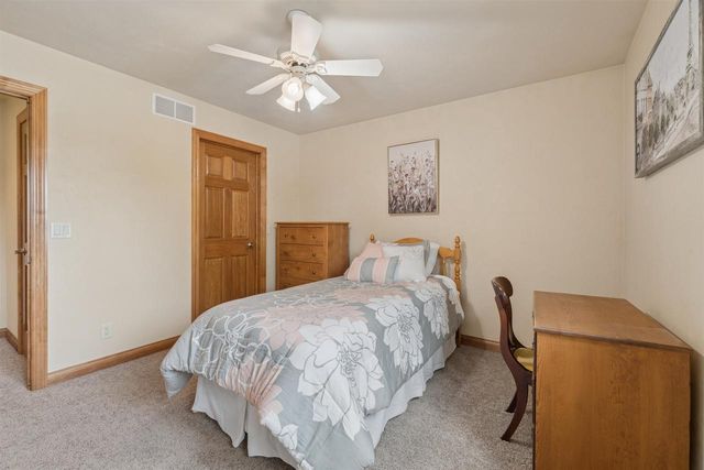 2917 E FALLCREEK LANE, Appleton, WI 54913