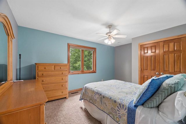 2917 E FALLCREEK LANE, Appleton, WI 54913