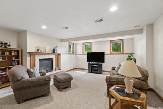 2917 E FALLCREEK LANE, Appleton, WI 54913