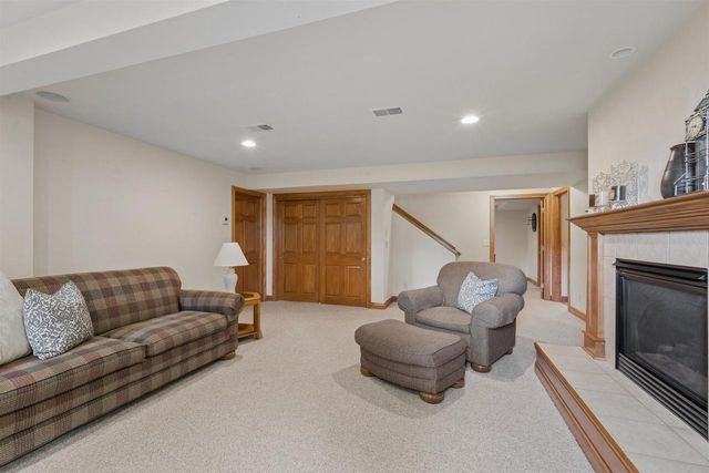 2917 E FALLCREEK LANE, Appleton, WI 54913