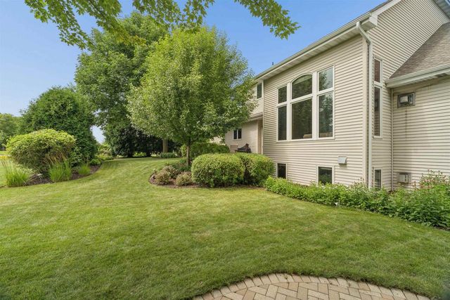 2917 E FALLCREEK LANE, Appleton, WI 54913