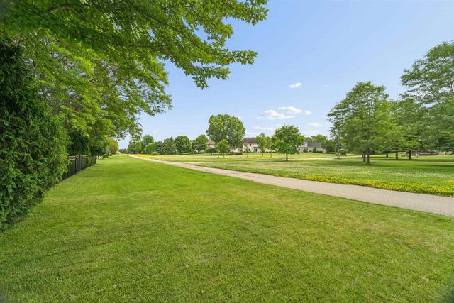 2917 E FALLCREEK LANE, Appleton, WI 54913
