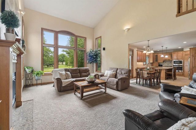 2917 E FALLCREEK LANE, Appleton, WI 54913