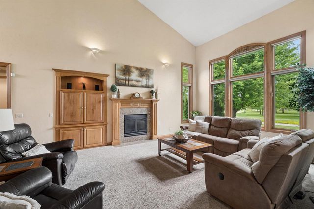 2917 E FALLCREEK LANE, Appleton, WI 54913