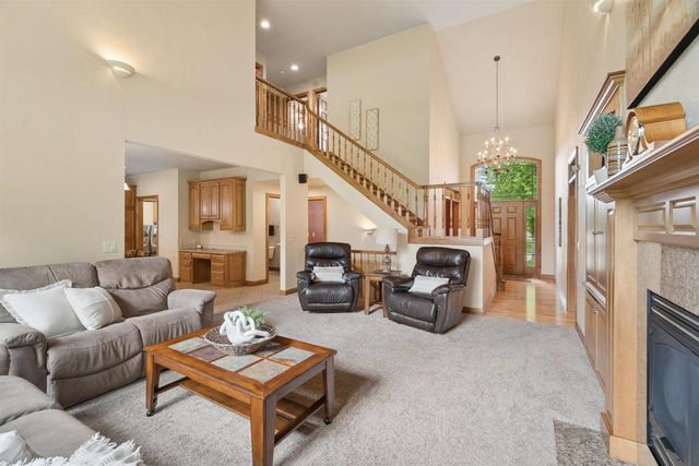 2917 E FALLCREEK LANE, Appleton, WI 54913