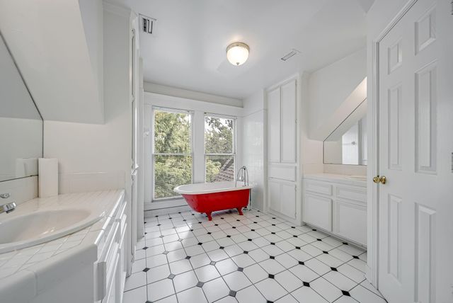 2009 Arlington Street, Houston, TX 77008