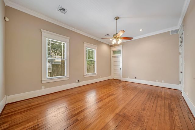 2009 Arlington Street, Houston, TX 77008