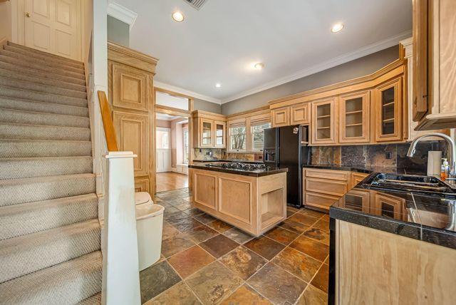 2009 Arlington Street, Houston, TX 77008