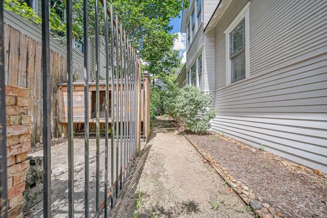 2009 Arlington Street, Houston, TX 77008