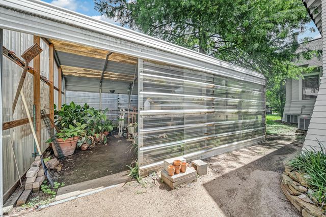 2009 Arlington Street, Houston, TX 77008