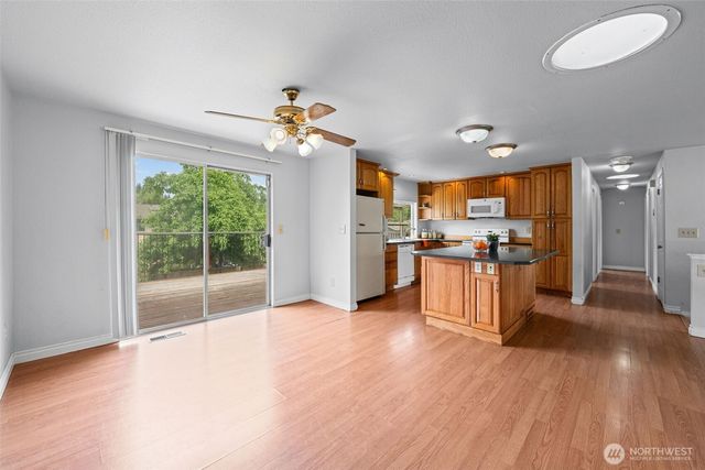 12220 SE 217th Place, Kent, WA 98031