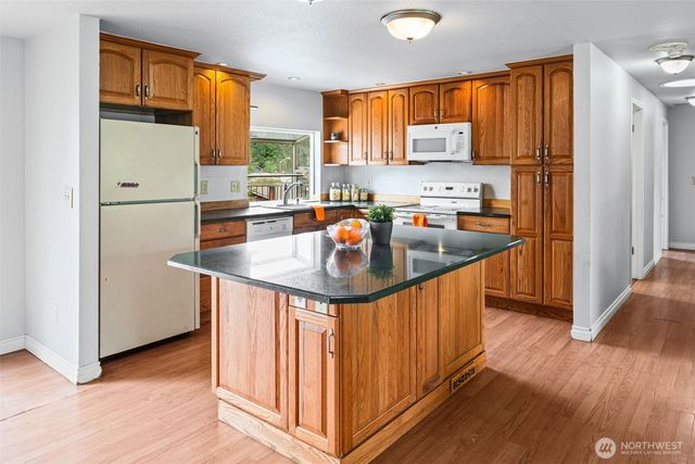 12220 SE 217th Place, Kent, WA 98031
