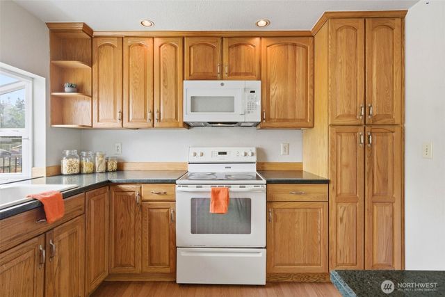 12220 SE 217th Place, Kent, WA 98031