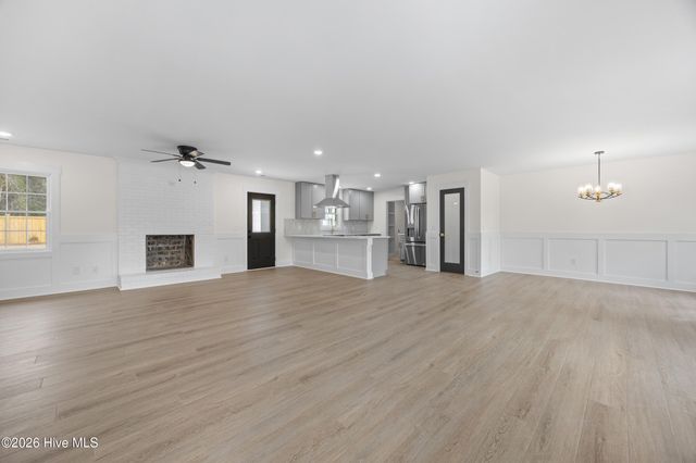 355 Sabra Drive, Wilmington, NC 28405