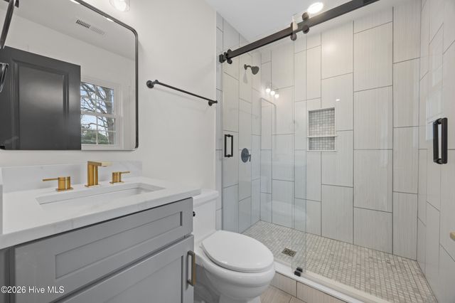 355 Sabra Drive, Wilmington, NC 28405