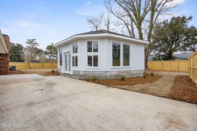 355 Sabra Drive, Wilmington, NC 28405