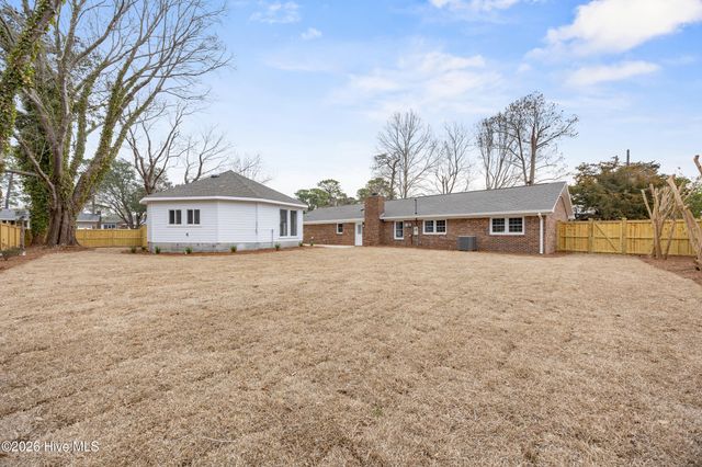 355 Sabra Drive, Wilmington, NC 28405