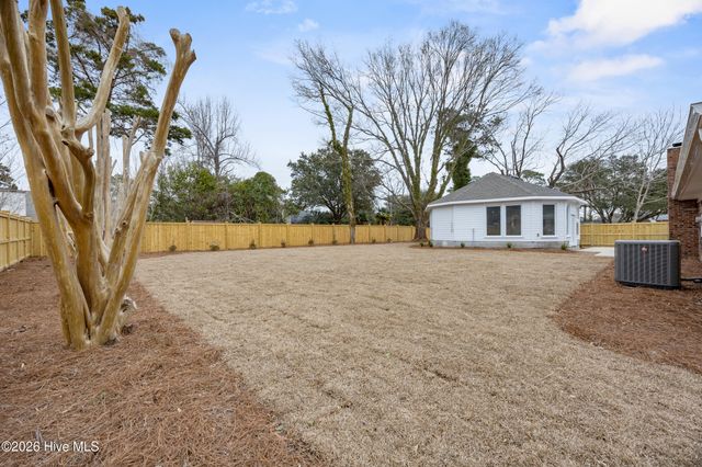 355 Sabra Drive, Wilmington, NC 28405