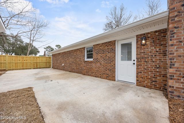 355 Sabra Drive, Wilmington, NC 28405