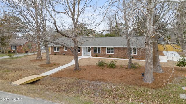 355 Sabra Drive, Wilmington, NC 28405