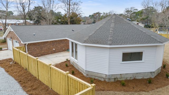 355 Sabra Drive, Wilmington, NC 28405