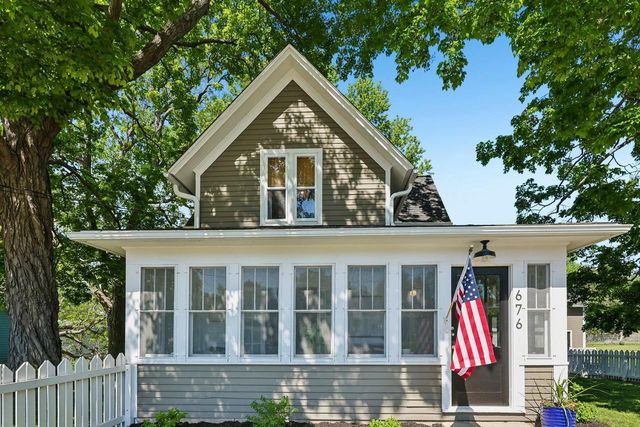 676 Summit Avenue, Oconomowoc, WI 53066