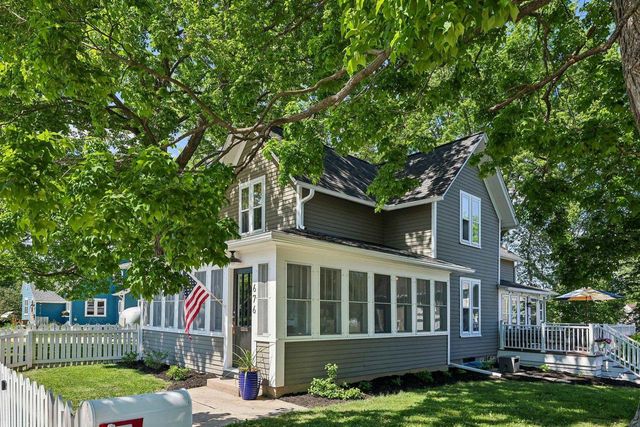 676 Summit Avenue, Oconomowoc, WI 53066