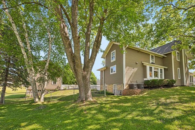 676 Summit Avenue, Oconomowoc, WI 53066