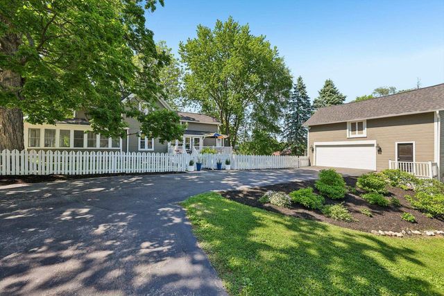 676 Summit Avenue, Oconomowoc, WI 53066