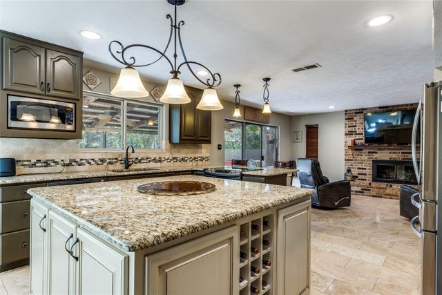 3100 Dunes Place, Denton, TX 76209