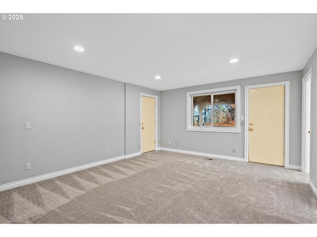 994 Nw WALLULA Ave, Gresham, OR 97030