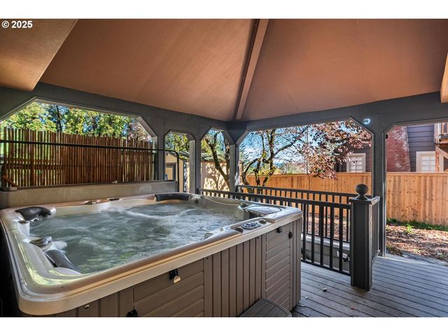 994 Nw WALLULA Ave, Gresham, OR 97030