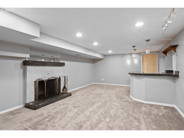 994 Nw WALLULA Ave, Gresham, OR 97030