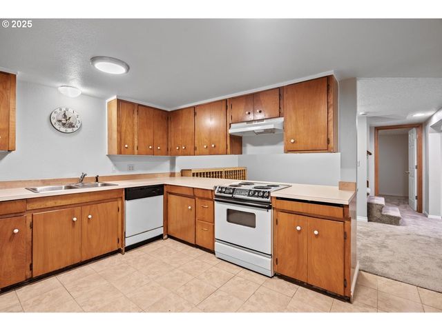 994 Nw WALLULA Ave, Gresham, OR 97030