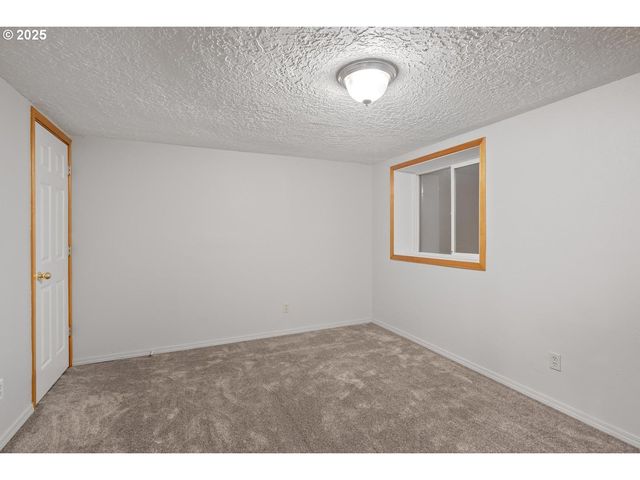 994 Nw WALLULA Ave, Gresham, OR 97030