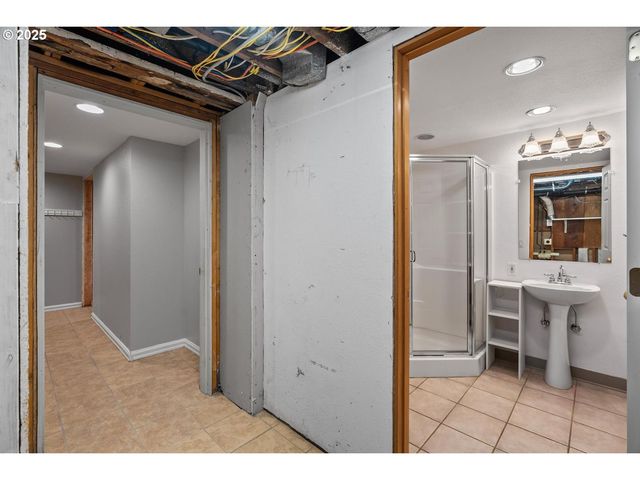 994 Nw WALLULA Ave, Gresham, OR 97030