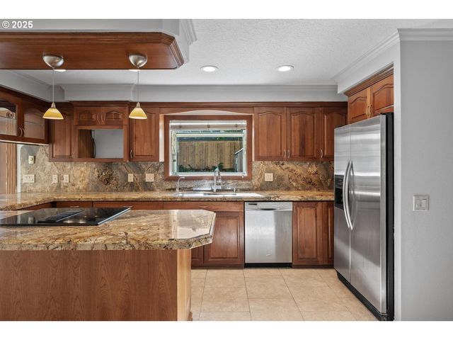 994 Nw WALLULA Ave, Gresham, OR 97030