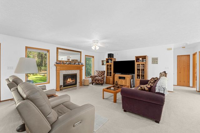 4605 E Greenbluff Rd, Colbert, WA 99005