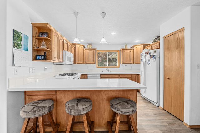 4605 E Greenbluff Rd, Colbert, WA 99005