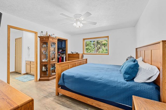 4605 E Greenbluff Rd, Colbert, WA 99005