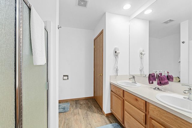 4605 E Greenbluff Rd, Colbert, WA 99005