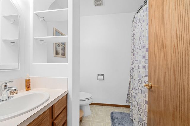 4605 E Greenbluff Rd, Colbert, WA 99005