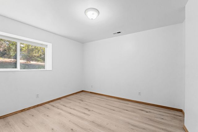 4605 E Greenbluff Rd, Colbert, WA 99005