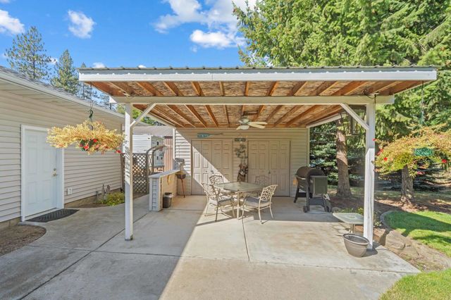 4605 E Greenbluff Rd, Colbert, WA 99005