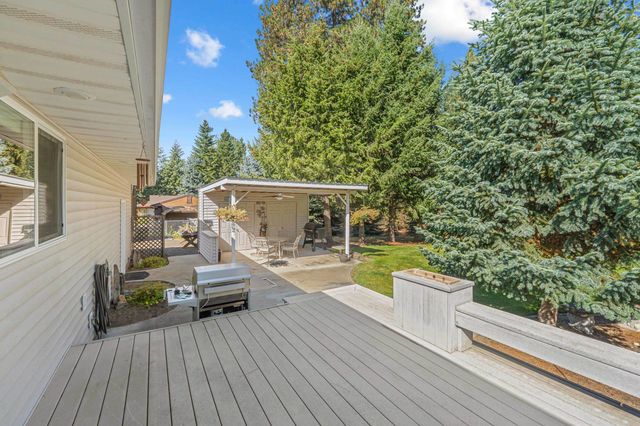 4605 E Greenbluff Rd, Colbert, WA 99005