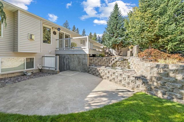 4605 E Greenbluff Rd, Colbert, WA 99005