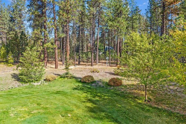 4605 E Greenbluff Rd, Colbert, WA 99005