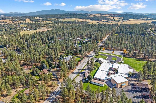 4605 E Greenbluff Rd, Colbert, WA 99005